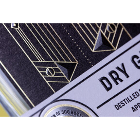 Many fine details and 3D embossings make Gin Kyburg a real eye-catcher.